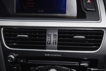 2016款奥迪A4L 3.0T自动45TFSI quattro个性运动版