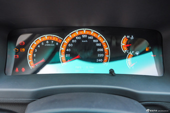 2015款比亚迪全新F3节能版1.5L手动尊贵型