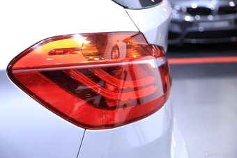 宝马2系运动旅行车