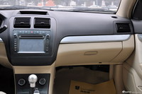 2012款莲花L5三厢1.8L手动风尚版流光白