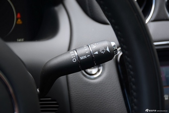 2016款捷豹XJL 2.0T自动两驱典雅商务版