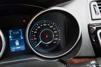 2016款北汽威旺S50 1.5T欢动精英型