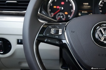 2016款帕萨特2.0T自动至尊版380TSI