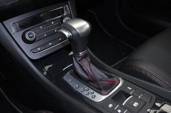 2014款MG6 1.8T掀背自动豪华版