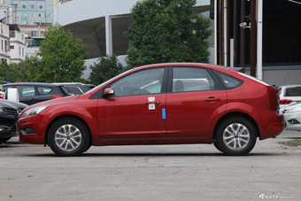 2013款福克斯两厢经典1.8L手动时尚型