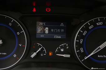 2015款悦翔V7 1.6L自动乐趣型