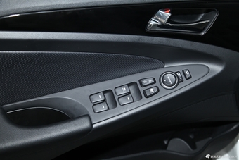 2014款索纳塔八 2.4L 自动豪华版 国IV