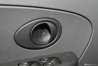 2012款乐驰1.0 P-TEC手动优越型