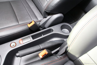 2014款MG3 1.5L自动豪华版