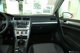 2016款高尔夫1.6L手动时尚型