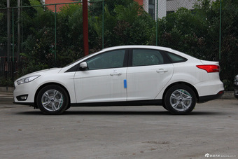 2015款福克斯三厢1.6L自动舒适型