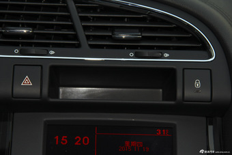 2015款东风标致3008 2.0L自动经典型