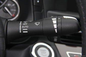 2015款英菲尼迪Q70L 2.5L豪华版