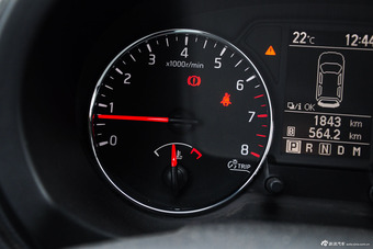 2015款东风风度MX6 2.0L CVT两驱梦想版