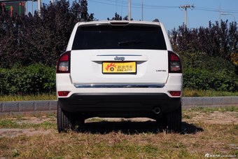 2015款指南者2.0L两驱豪华型