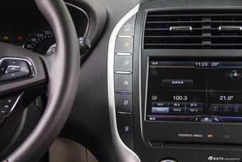 2016款林肯MKC 2.0T自动四驱尊耀版