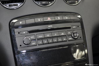 2013款东风标致408 2.0L手动舒适版