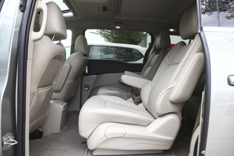2014款GL8商务车3.0L自动XT豪华商务旗舰版