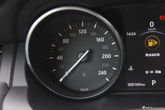 2016款揽胜极光2.0T自动SE PLUS 智享版