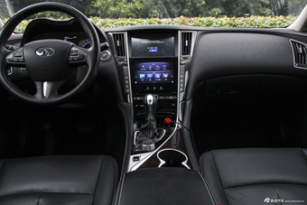 2015款英菲尼迪Q50L 2.0T自动豪华型