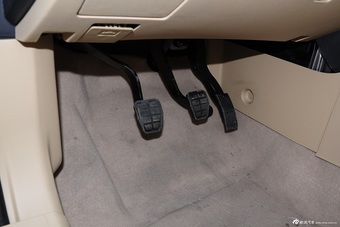 2015款绅宝D20三厢1.3L手动乐活版