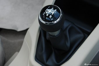 东南2013款V5菱致1.5L手动标准型CNG