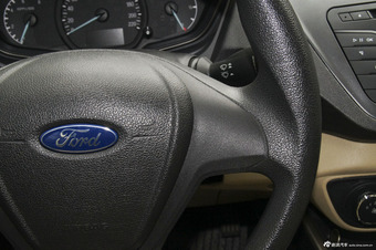 2015款福睿斯1.5L手动舒适型