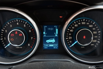 2016款北汽威旺S50 1.5T欢动尊贵型