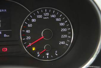 2015款起亚K3 1.6L自动DLX