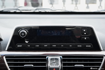 2016款宝骏630 1.5L手动标准型