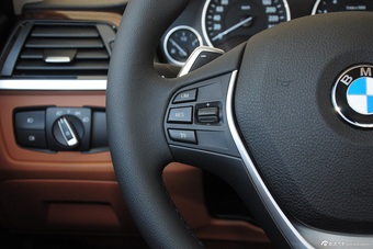 2015款宝马3系328LI豪华设计套装