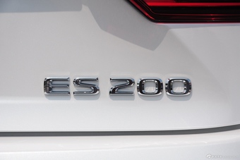 2015款雷克萨斯ES200舒适型