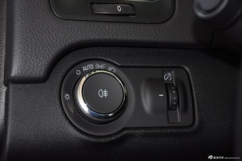 2015款君威2.0T自动GS燃情运动版