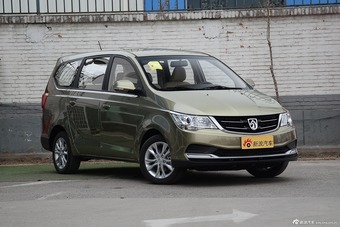 2016款宝骏730 1.5L手动标准版5座