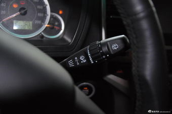 2012款奥轩GX5 2.0L手动两驱天窗版