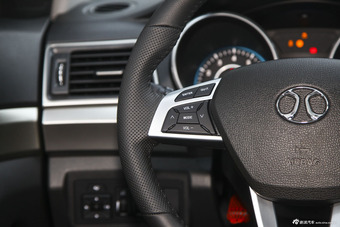 2015款绅宝X65 2.0T自动精英型