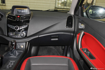 2015款海马S5 1.5T手动豪华型运动版