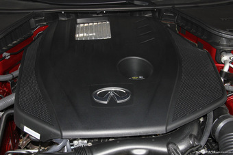 2015款英菲尼迪Q50L 2.0T自动豪华型