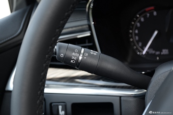 2016款凯迪拉克XT5 2.0T自动28T四驱豪华型