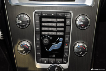 2016款沃尔沃XC60 2.5T自动 T6 AWD智越版