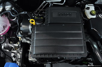 2013款桑塔纳1.6L自动舒适版吉祥银