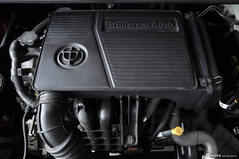 2012款中华H230 1.5自动天窗版