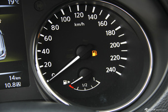 2016款逍客2.0L自动XL精英版