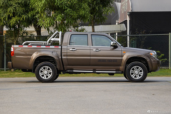 2015款中兴威虎TUV 2.5T手动柴油四驱豪华型