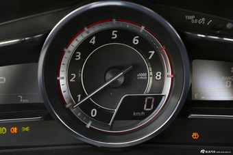 2016款马自达3昂克赛拉2.0L自动三厢旗舰型