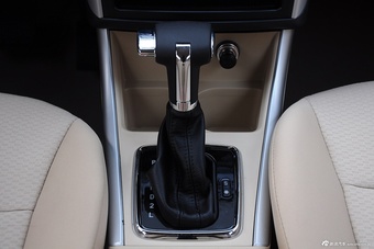 2015款绅宝D20自动两厢1.5L自动乐天版