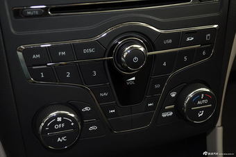 2013款奔腾B50 1.6L手动尊贵型