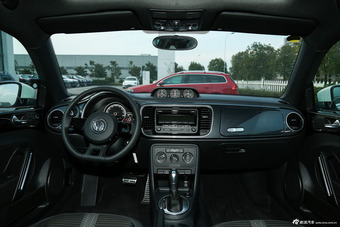 2015款甲壳虫2.0T自动图片