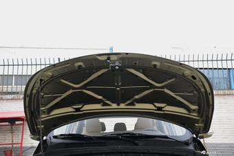 2016款宝骏730 1.5L手动标准版5座