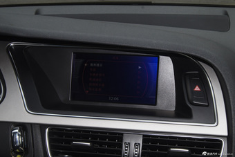 2016款奥迪A4L 3.0T自动45TFSI quattro个性运动版